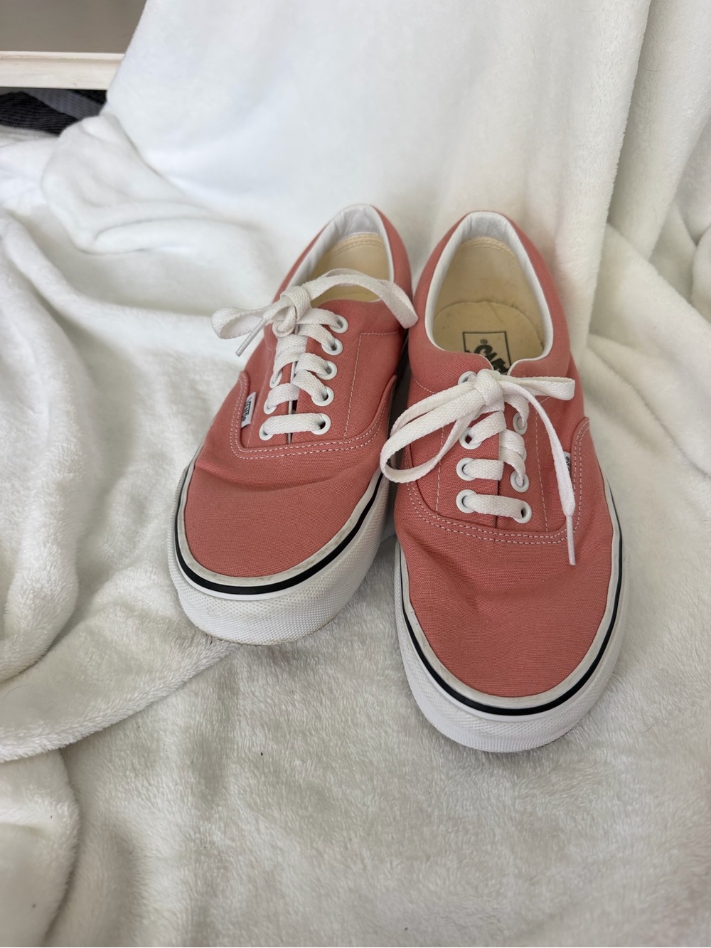 Vans Low-Top Canvas Sneakers - Coral